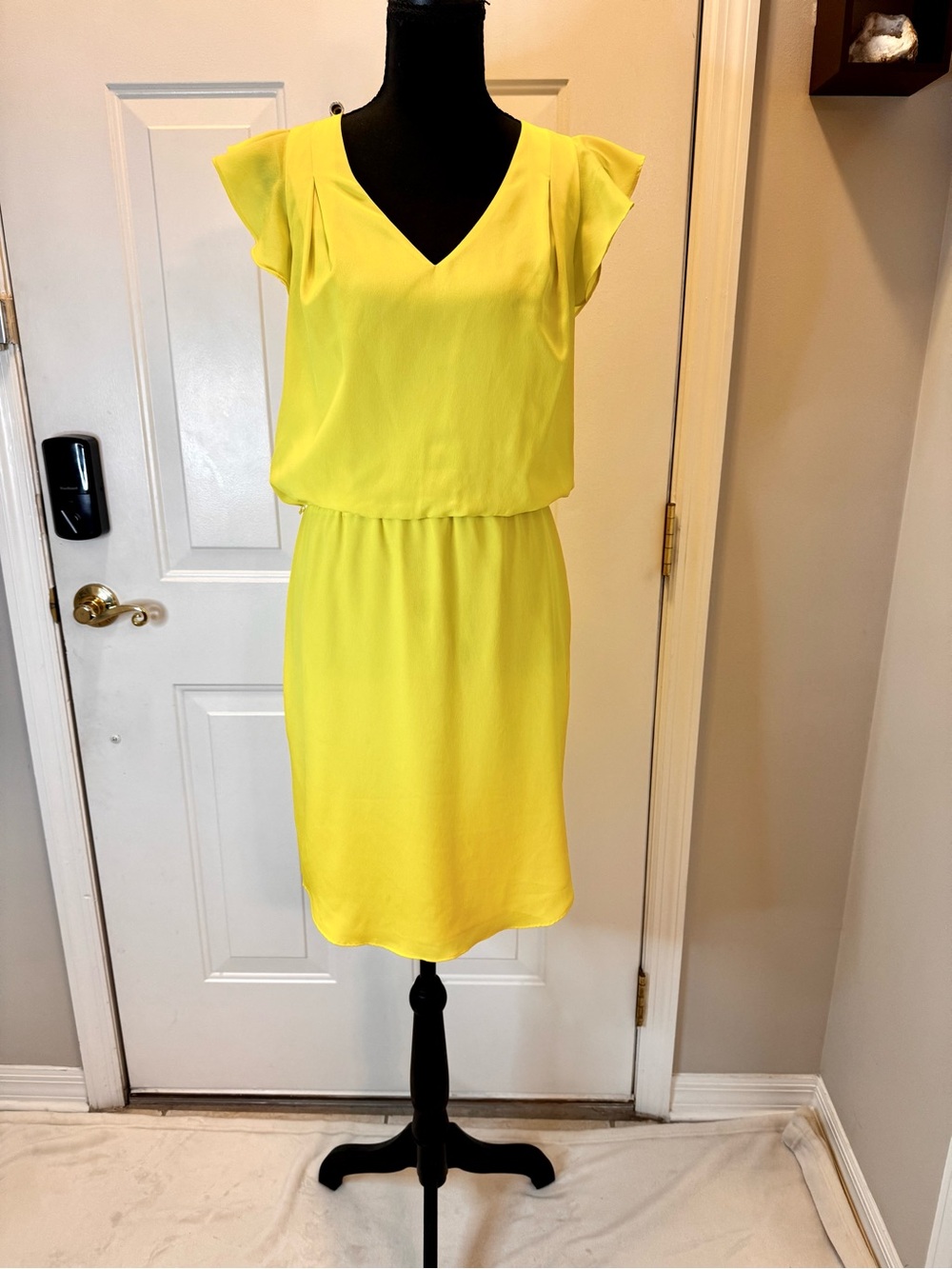 Jessica Simpson Yellow V-Neck Flutter Sleeve Midi Dress